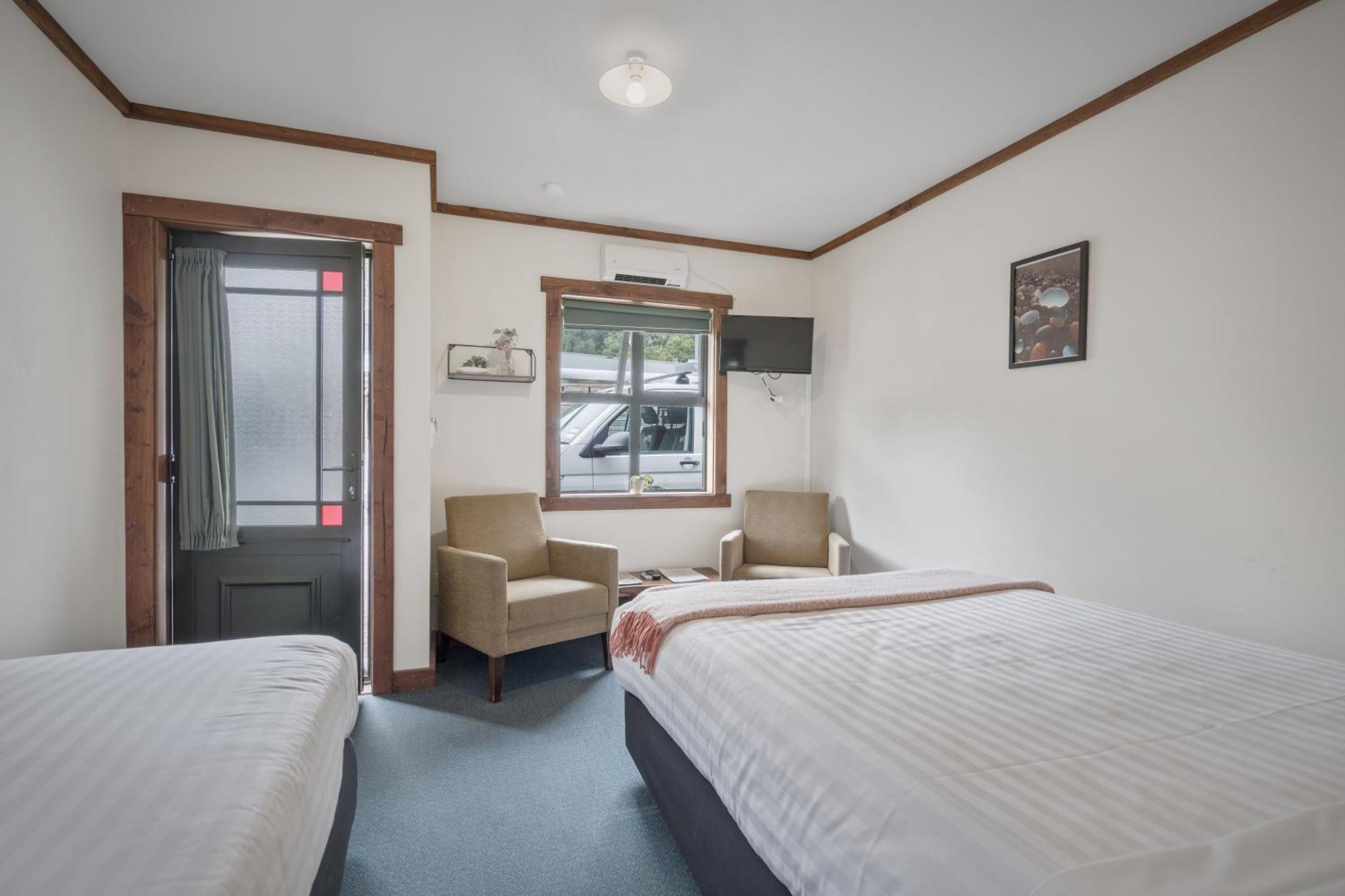 Punakaiki Rocks Hotel & Garden Bar Exterior photo